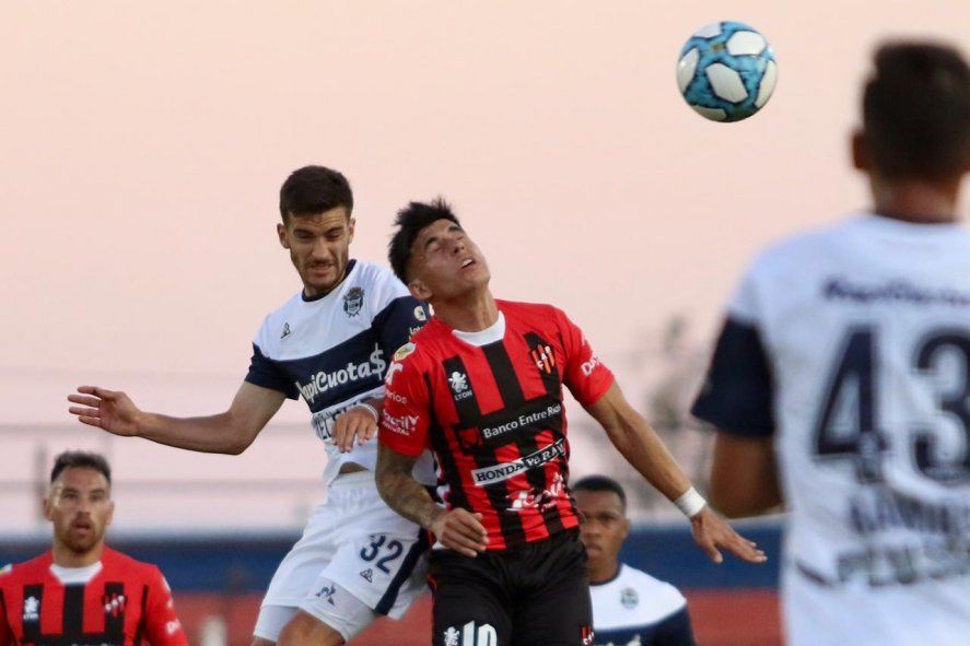 Gimnasia visitó a Patronato en Paraná
