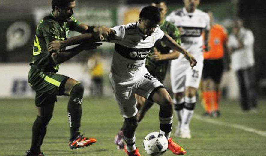 Gimnasia y Sarmiento en uno de sus últimos cruces.