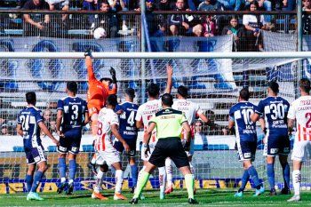 Rodrigo Rey volvió a dejar el arco de Gimnasia en cero.