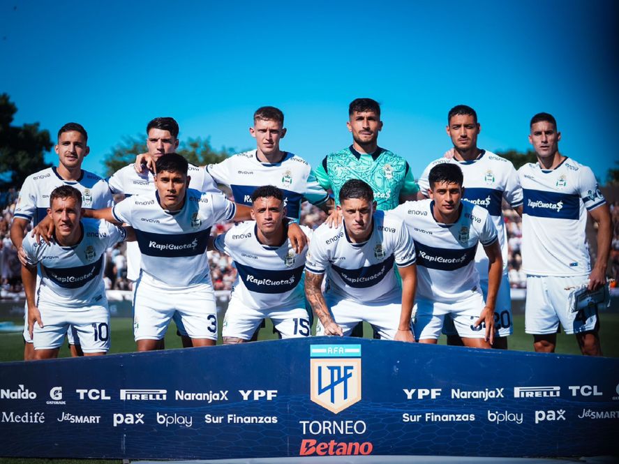 El 11 que jugó con Platense ya no se verá.