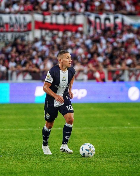 De Blasis en acción en Gimnasia vs. River De Blasis en acción en Gimnasia vs. River