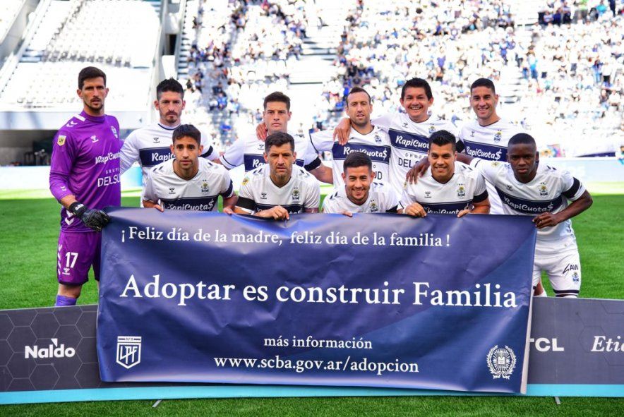 Formación de Gimnasia ante Newell´s