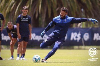 gimnasia entreno y partio hacia parana sin equipo confirmado