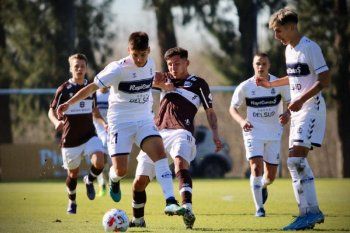Benjamín Domínguez jugando en la Reserva de Gimnasia