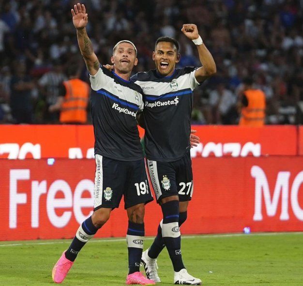 Gimnasia festejó en Córdoba ante Talleres por la Copa de la Liga Profesional Gimnasia festejó en Córdoba ante Talleres por la Copa de la Liga Profesional