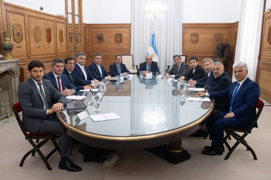 Guillermo Francos negocia, por ahora sin éxito, con los gobernadores el presupuesto 2025.