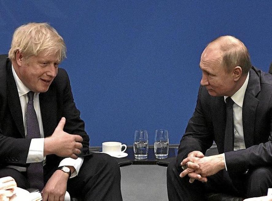 El ministro británico en diálogo con Putin: el Reino Unido quiere bajar a Rusao como sede de la final de Chmapions.