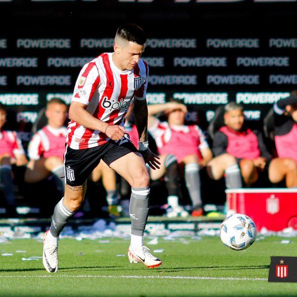 Leonardo Godoy con la camiseta de Estudiantes.