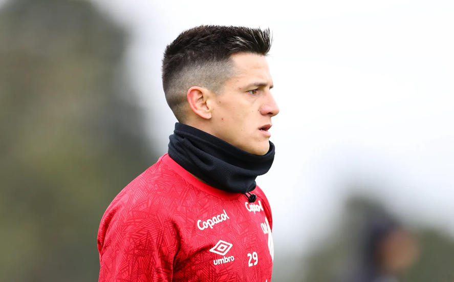 Leo Godoy, el anterior lateral vendido por Estudiantes. Leo Godoy, el anterior lateral vendido por Estudiantes.