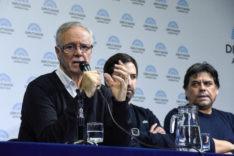 El diputado Daniel Gollan (UxP) impulsa una nueva ley que excluya otra vez a médicos del pago de Ganancias El diputado Daniel Gollan (UxP) impulsa una nueva ley que excluya otra vez a médicos del pago de Ganancias