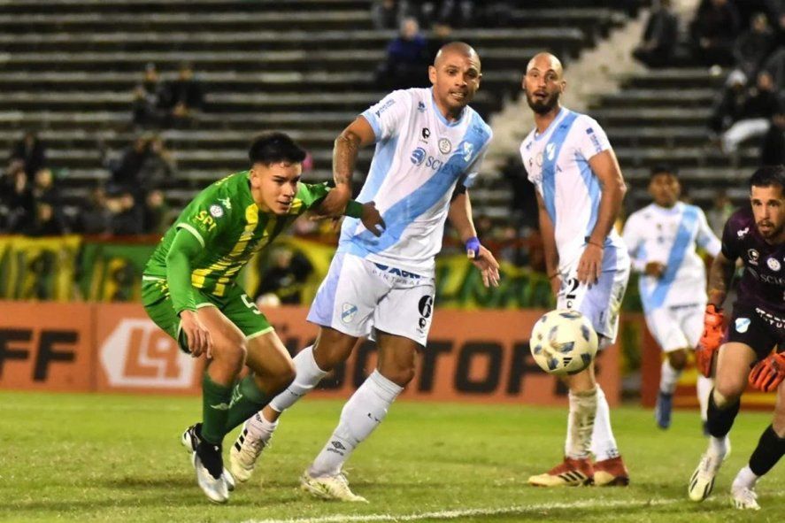 Gonzalo Piñeiro, de buen paso en Aldosivi, renovará en Estudiantes y saldrá a préstamo a Tigre