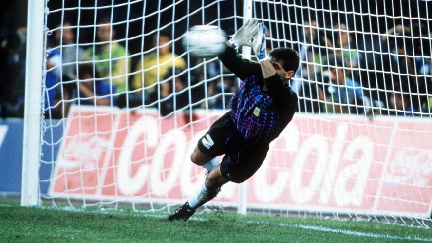 Sergio Goycochea, el héroe de Argentina camino a la Final en Italia 1990. Sergio Goycochea, el héroe de Argentina camino a la Final en Italia 1990.