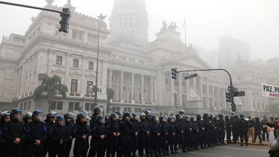 El Congreso estuvo custodiado durante el tratamiento de la Ley Bases en el Senado.