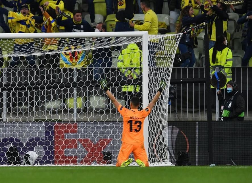 Rulli, el héroe: el platense se lució en la final ante el Manchester United y le tapó el penal definitivo a De Gea.
