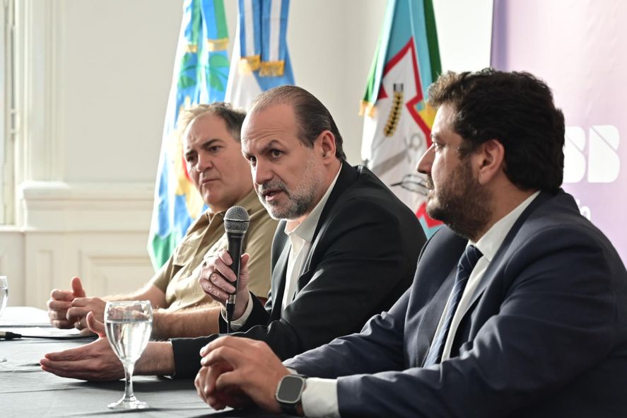 Javier Alonso, Federico Susbielles y Juan Martín Mena celebraron la detención de Bombita Dahua. Javier Alonso, Federico Susbielles y Juan Martín Mena celebraron la detención de Bombita Dahua.
