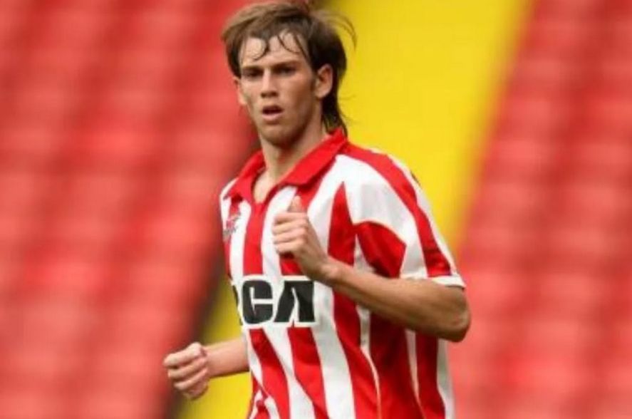 Raúl Iberbia con la camiseta de Estudiantes.