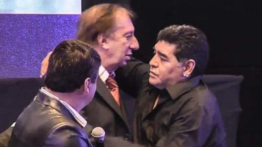 Maradona y Bilardo el día de la emocionante reconciliación en 2018.