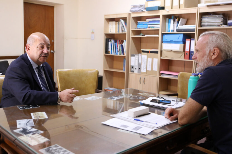 El vicepresidente del Área Académica de la UNLP, Fernando Tauber, se reunió ayer con el decano de la Facultad de Ciencias Exactas, Mauricio Erben. El vicepresidente del Área Académica de la UNLP, Fernando Tauber, se reunió ayer con el decano de la Facultad de Ciencias Exactas, Mauricio Erben.