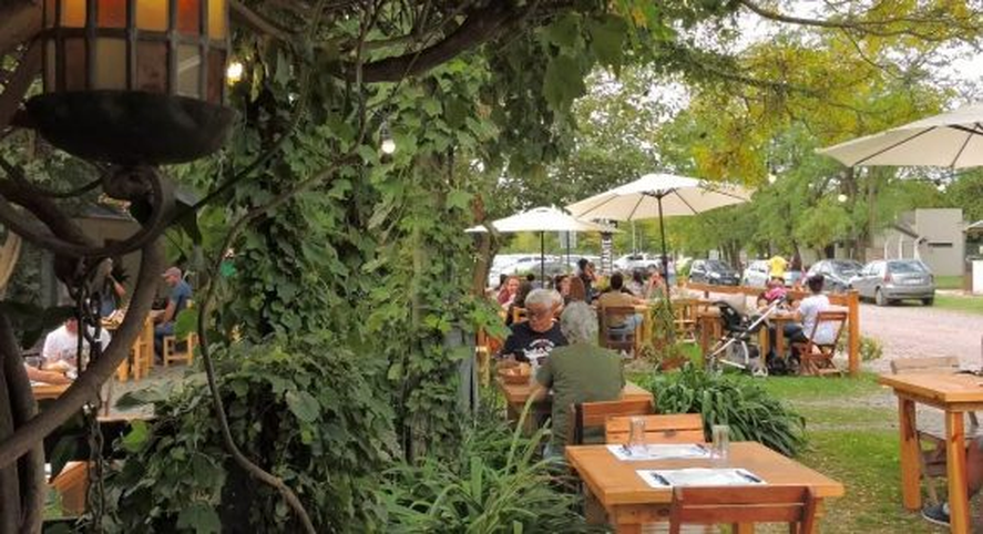 Tomás Jofré cuenta con una importante oferta gastronómica: parrilladas, Salame Quintero Mercedino, naturaleza y más.
