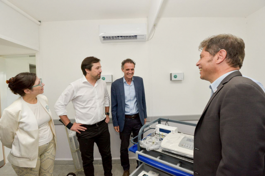Gobernador y ministros en la inauguración del CAPS en Tapalqué. Gobernador y ministros en la inauguración del CAPS en Tapalqué.