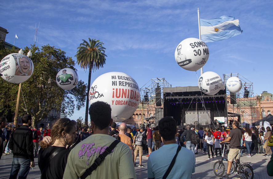 La marcha por la Memoria, la Verdad y la Justicia de 2024 fue una de las más multitudinarias de la historia. La marcha por la Memoria, la Verdad y la Justicia de 2024 fue una de las más multitudinarias de la historia.