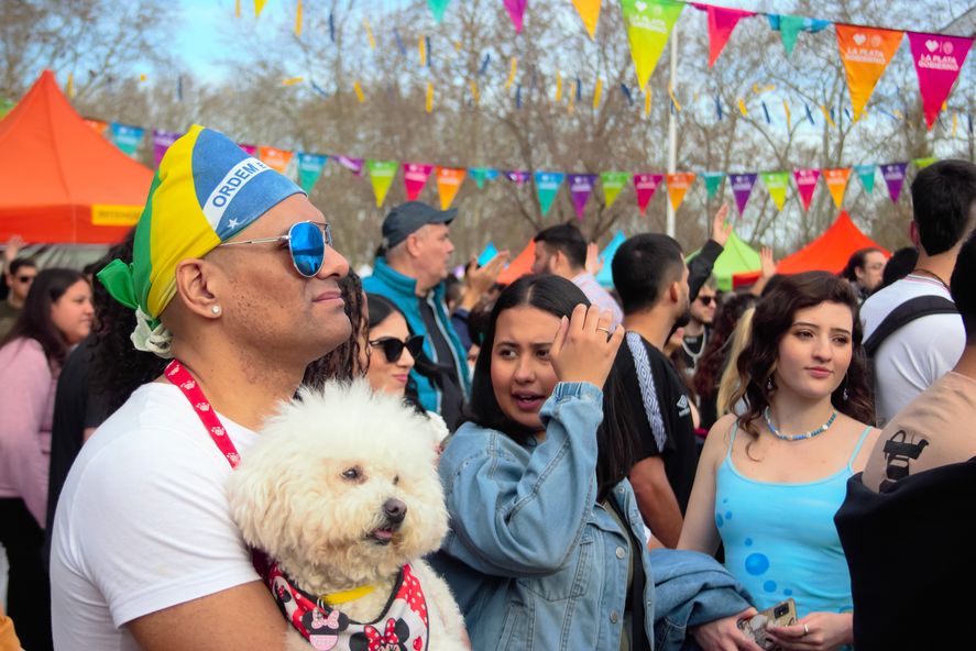 Anualmente, residentes del vecino país se reúnen en la capital bonaerense para compartir y celebras las tradiciones de su cultura 