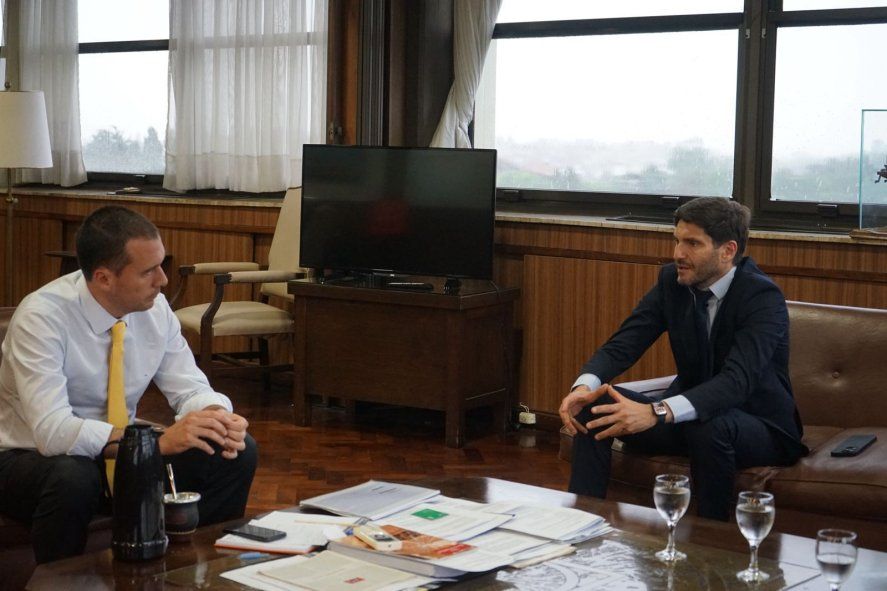 Arreseygor, como subsecretario de Puertos y Vías Navegables, reunido con el gobernador de Santa Fe, Maximiliano Pullaro.