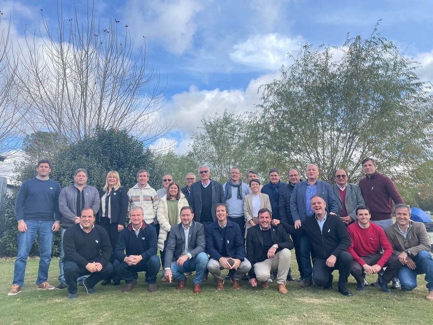 Intendentes UCR insisten con la unidad desde las bases: Se reunirán con Maximiliano Abad Intendentes UCR insisten con la unidad desde las bases: Se reunirán con Maximiliano Abad