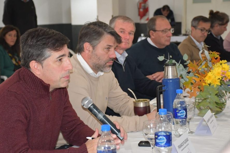 Intendentes UCR insisten con la unidad desde las bases: Se reunirán con Maximiliano Abad