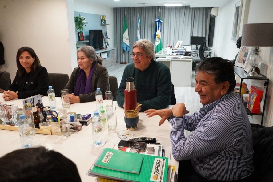 El ministro de Desarrollo Agrario, José Rodríguez, reunido con el secretario general de la UATRE, José Voytenco.