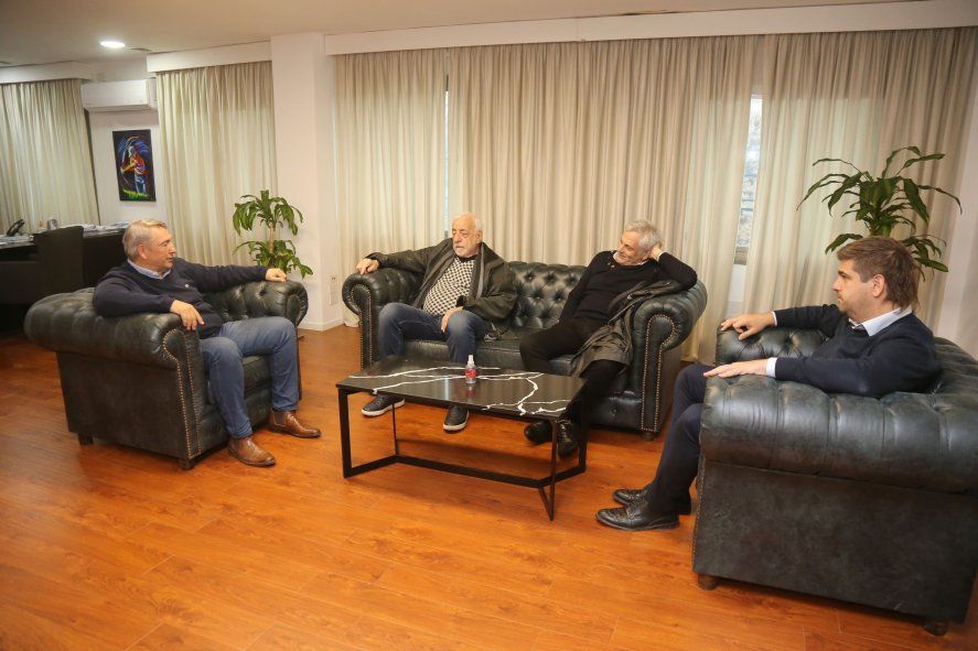Jorge D'Onofrio recibió al secretario general de la UTA, Roberto Fernández. Jorge D'Onofrio recibió al secretario general de la UTA, Roberto Fernández.