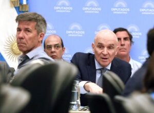 De licencia y sin fueros: siguen los problemas para José Luis Espert