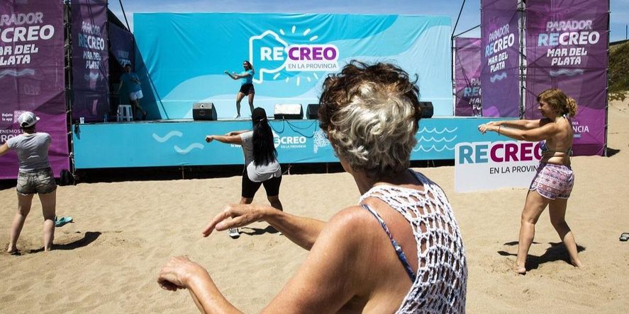 Diseminados por toda la costa atlántica bonaerense, los paradores ReCreo ofrecen actividades gratuitas durante todo el verano.