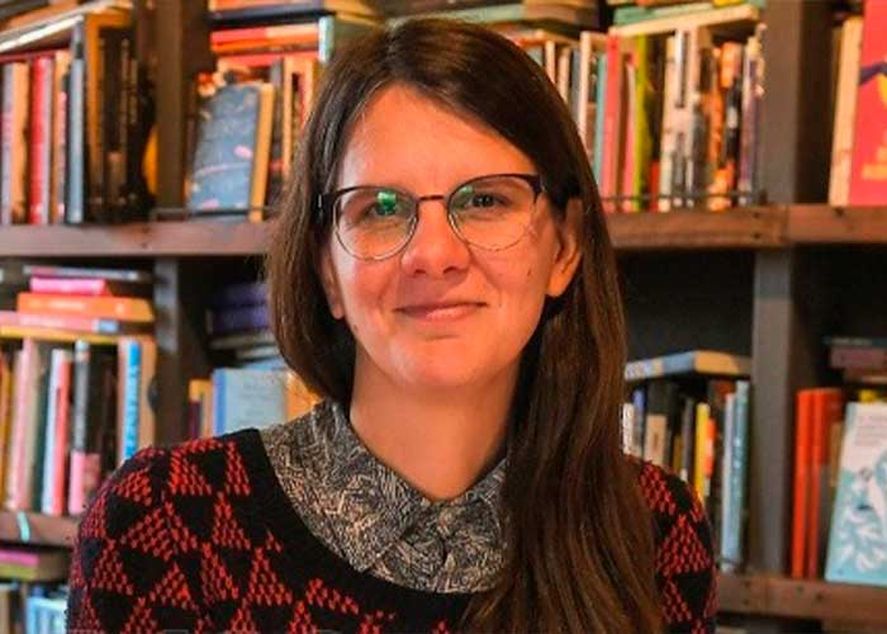 Julia Bustos, gestora cultural y librera de Musaraña de la provincia de Buenos Aires.
