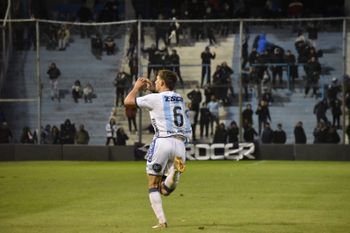 Kevin Jappert suena en Estudiantes