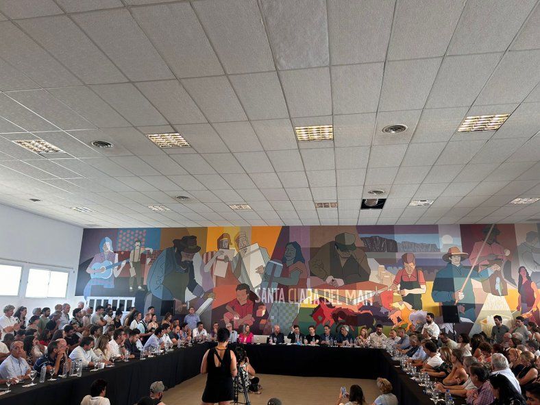 “No están privatizando, están estatizando”: la curiosa teoría de Axel Kicillof sobre Javier Milei que sorprendió a los empresarios