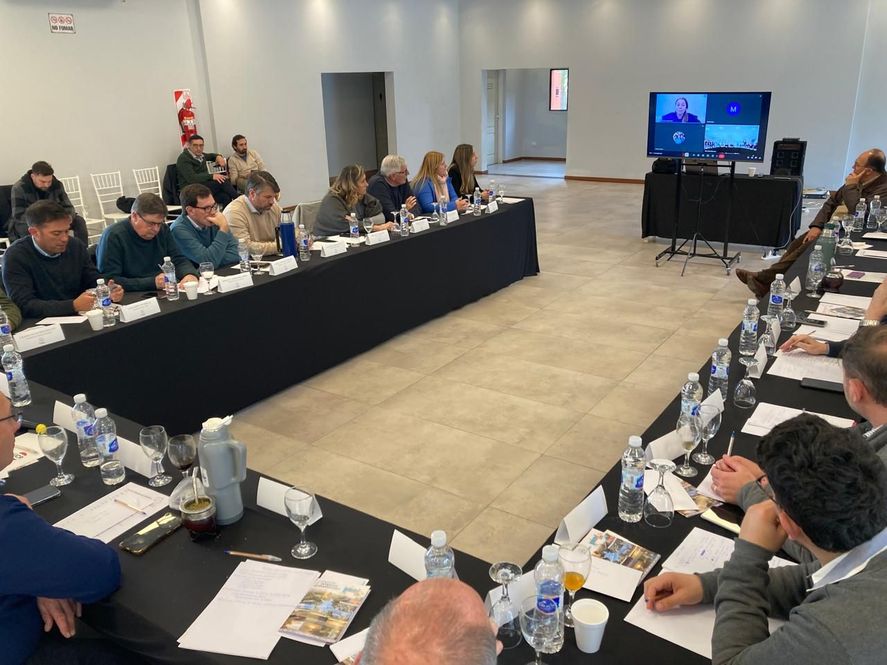 La Ley bases se metió en la agenda de los intendentes de la UCR: ¿Qué le pidieron a sus diputados? La Ley bases se metió en la agenda de los intendentes de la UCR: ¿Qué le pidieron a sus diputados?