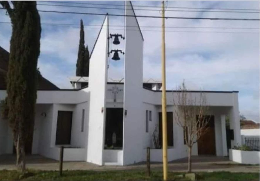 La Parroquia Nuestra Señora del Carmen en Tres Arroyos, de donde se robaron la imagen de la Virgen Rosa Mística 
