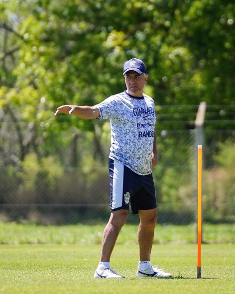 Leonardo Madelón y los nombres de Gimnasia pensando en Colón