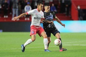 Leonardo Morales en Gimnasia ante Argentinos Juniors