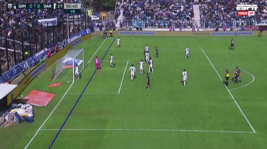 Imagen del córner en el que le anulan el gol a Gimnasia ante Sarmiento en la Liga Profesional 2023