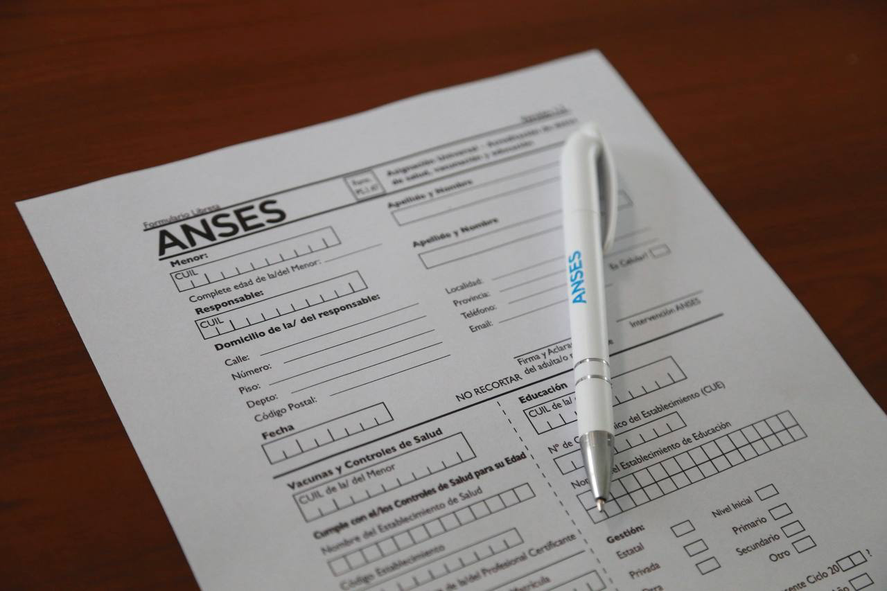 ANSES comunicó que ya se puede presentar la Libreta AUH 2024. 
