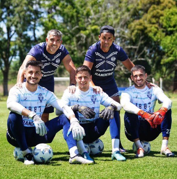 Los arqueros de Gimnasia y la duda de Méndez. ¿Seguirá Ledesma o regresá Insfrán bajo los tres palo?