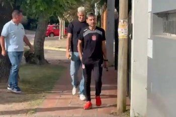 Lucas Alario, con nuevo look, se hizo la revisión médica y será presentado a la brevedad en Estudiantes / Gentileza TyC Sports