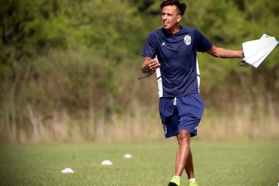Lucas Lobos dejará la Cuarta División para asumir la Reserva de Gimnasia.