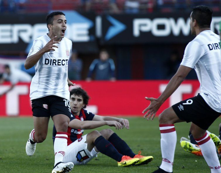 Lucas Rodríguez festeja el primero de los dos goles de Estudiantes en el último triunfo en cancha de San Lorenzo Lucas Rodríguez festeja el primero de los dos goles de Estudiantes en el último triunfo en cancha de San Lorenzo