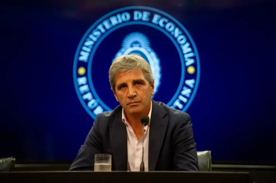 Tras cerrar el ENOHSA, las obras públicas sanitarias quedan bajo la órbita del ministro Caputo.