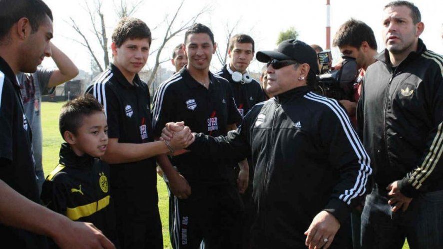 El sorteo de la Primera Nacional tuvo otro guiño para Riestra, otro club allegado a Tapia.