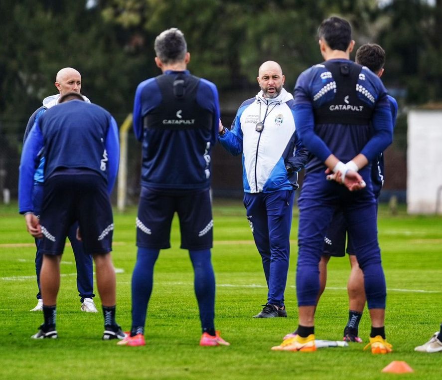 Marcelo Méndez quiere a todo el plantel bien metido.