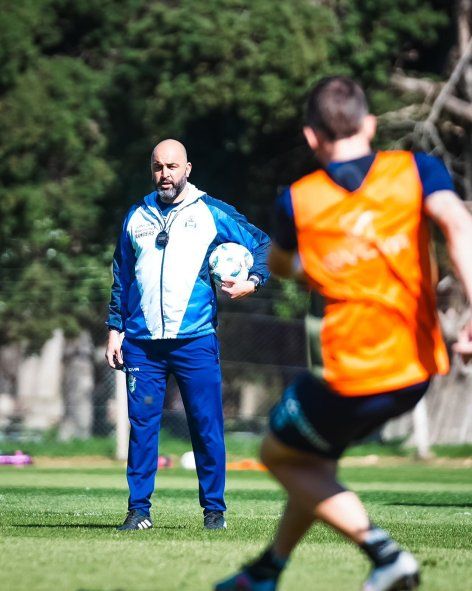 Marcelo Méndez les dio minutos a los pibes en Gimnasia.